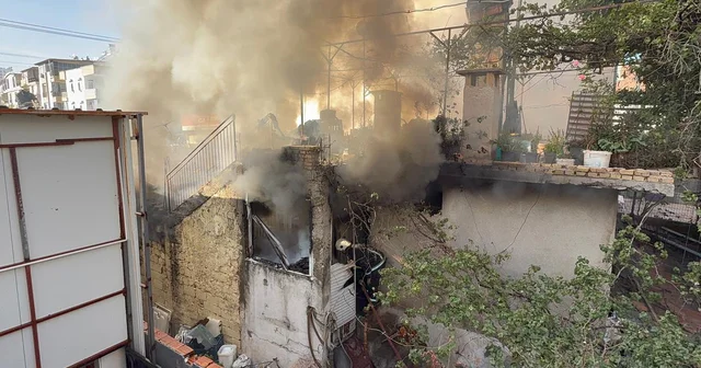 Çifti alevlerin arasından çıkardılar Antalya Haberleri