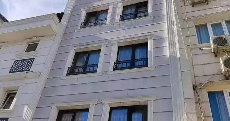 Fatih te Böcek ailesinin kaldığı oteldeki 3 turistin tedavisi sürüyor