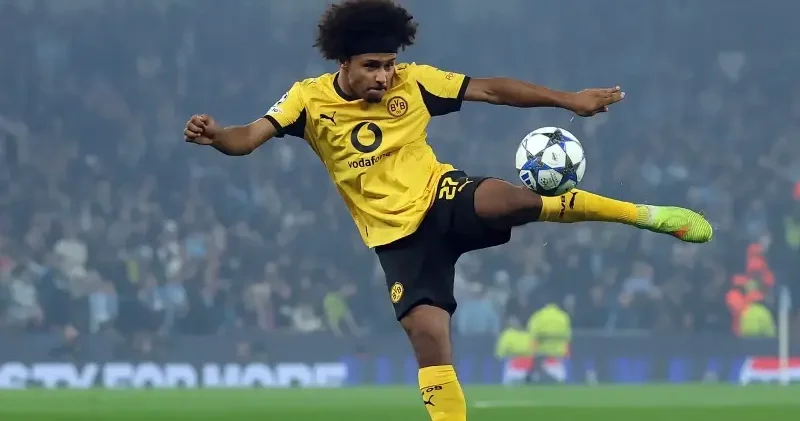 Yıldız oyuncu muşta ve elektroşok silahla yakalandı: Yaptırım uygulanmadı Futbol Haberleri