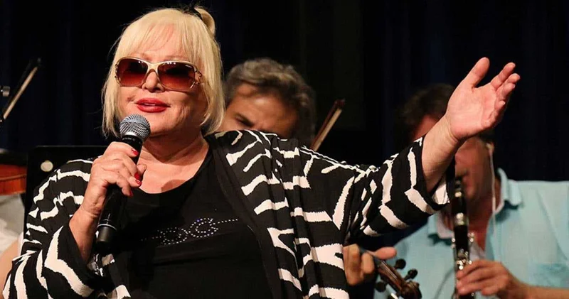 Muazzez Abacı yı o mezarlığa defnetmeyin diyerek kızına seslendi