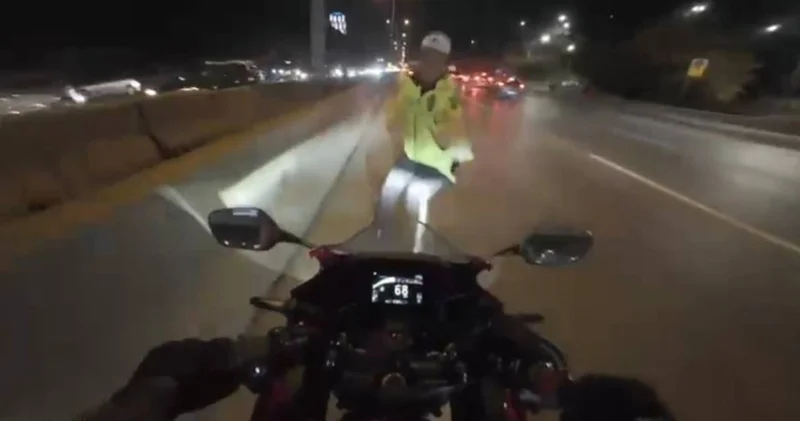 Trafik polisine çarptı! D 100 de peş peşe kaza