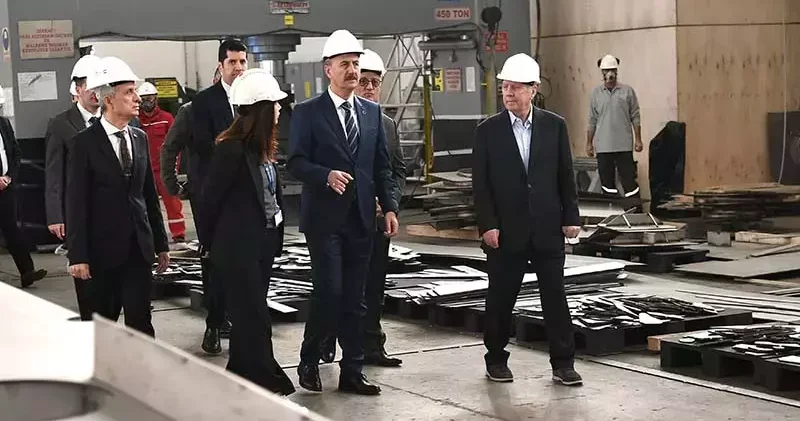 Savunma Sanayi Başkanı Görgün den Tuzla daki tersanelere ziyaret