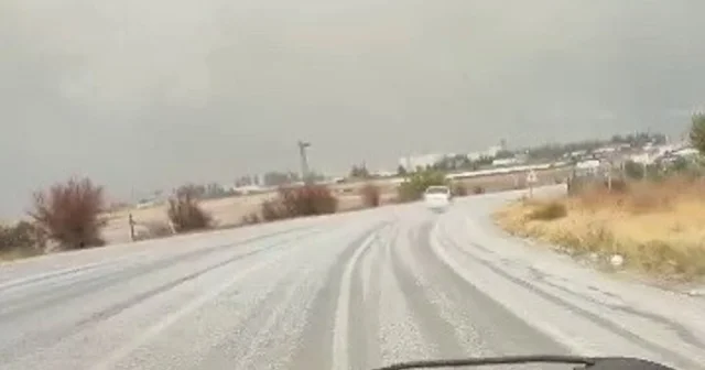Kahta Sincik yolunda dolu yağışı Adıyaman Haberleri