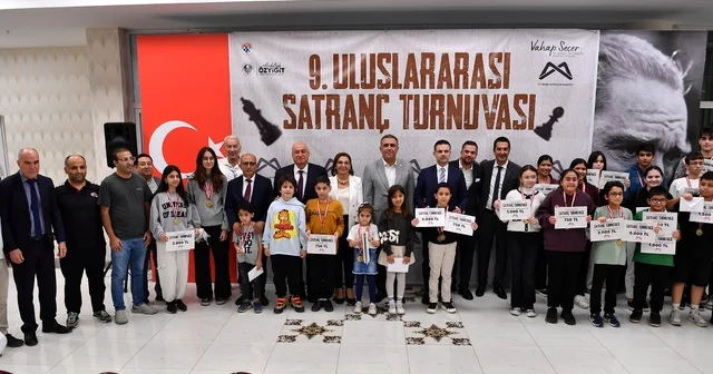 9. Uluslararası Satranç Turnuvası nda ödüller sahiplerini buldu Mersin Haberleri