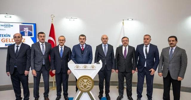 Millî Eğitim Bakanı Tekin, Malatya Büyükşehir Belediye Başkanı Er i ziyaret etti Malatya Haberleri
