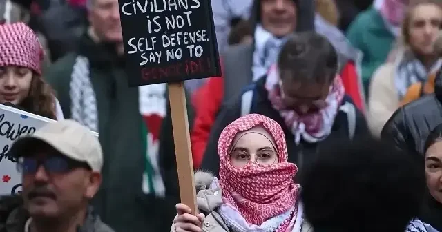 Brüksel de binlerce kişi Gazze için yürüdü VİDEO İZLE