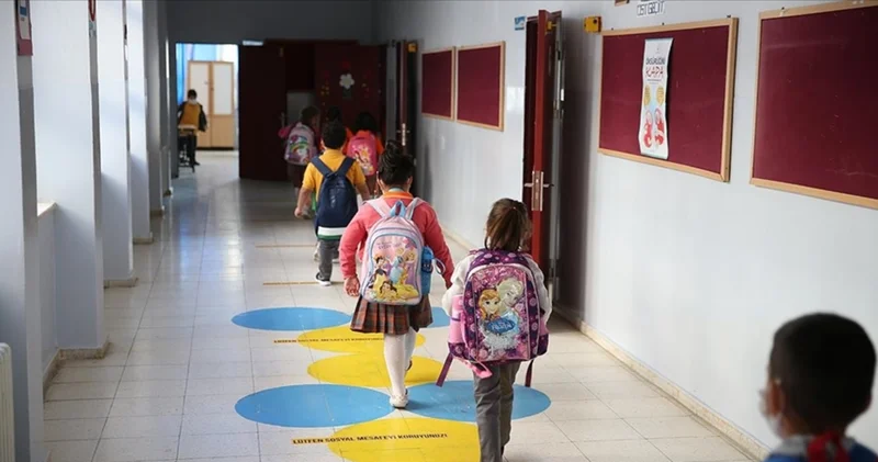 Okullar ne zaman açılıyor? Birinci dönem ikinci ara tatili ne zaman, ayın kaçında? MEB 2025 2026 takvimi