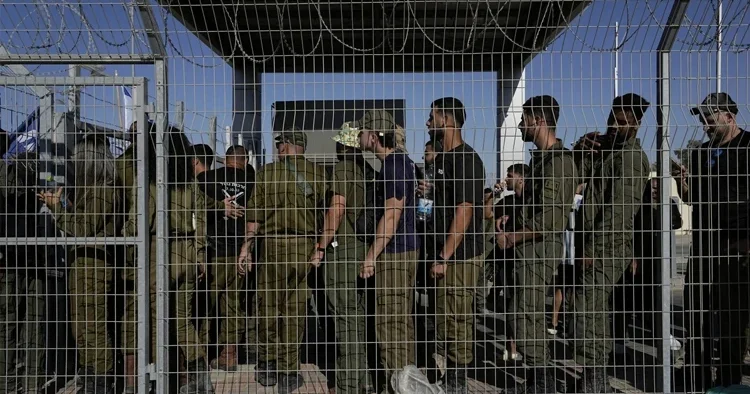 İsrail, soykırım sırasında esir aldığı Filistinlilerin listesini Hamas a iletti