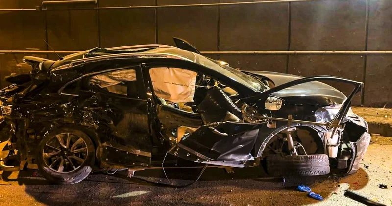 Kontrolden çıkan cip kamyonetle çarpıştı! 2 kişi olay yerinde can verdi