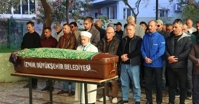 İzmir de evinde çıkan yangında kedileriyle ölen kadının cenazesi defnedildi