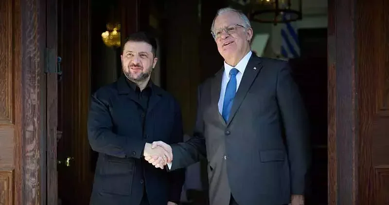 Zelenskiy, Yunanistan Cumhurbaşkanı Tasulas ile bir araya geldi