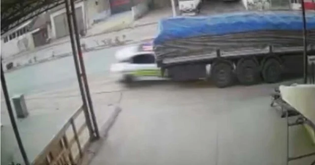 Manisa da polisin şehit olduğu kaza kamerada Manisa Haberleri