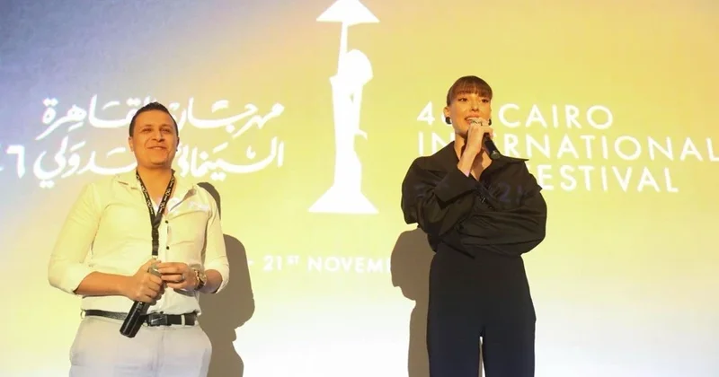 Dilan Çiçek Deniz e Kahire’de yoğun ilgi