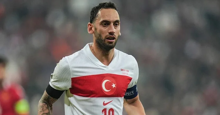 Hakan Çalhanoğlu Milli Takım kadrosundan çıkarıldı! Yerine 2 isim dahil edildi