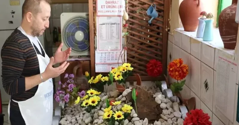Pide salonun ortasında bir garip mezar: Önce dua edip sonra yemek yiyorlar Sözcü Gazetesi