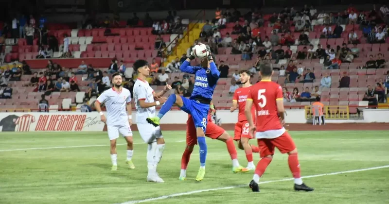 Süper Lig in efsane ekibi bahis skandalı sonrası iki kalecisini kaybetti