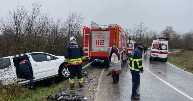Hafif ticari araç kamyona çarptı: 2 yaralı Samsun Haberleri