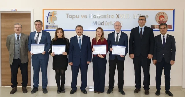 Memurun dikkati 20 milyonluk dolandırıcılığı engelledi Sahte kimlik ile arsa satmaya çalışan dolandırıcının oyununu memurlar ortaya çıkardı Denizli Haberleri