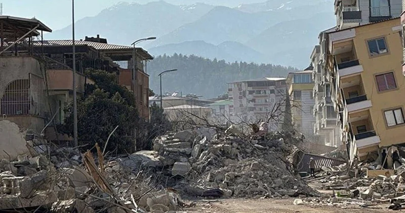 19 kişiye mezar olan Ermeç Apartmanı davası: Bilirkişi raporu gelmediği için duruşma ertelendi