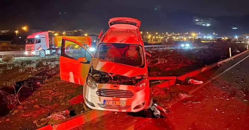 Gaziantep’te hafif ticari araç ile tır çarpıştı: Aynı aileden 4 kişi yaralandı