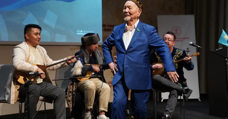 Kazak edebiyatı ve mirası Rami Kütüphanesi nde tanıtıldı