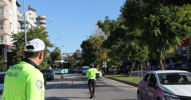 Antalya da son 1 haftada 11 bin 553 araç ve sürücüne ceza kesildi Antalya Haberleri