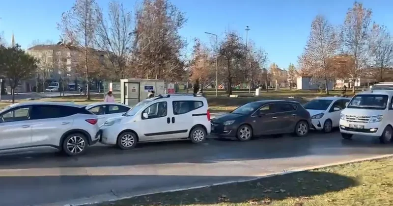 Elazığ da buzlanma: 6 araç birbirine girdi!