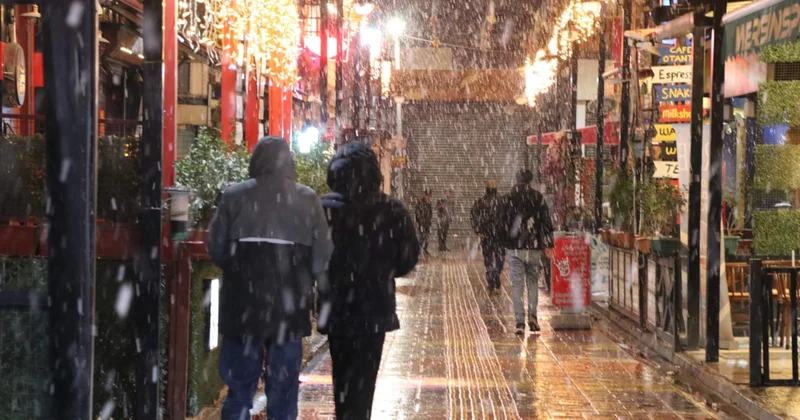 Van da kar etkili oldu, kent merkezi beyaza büründü Sözcü Gazetesi