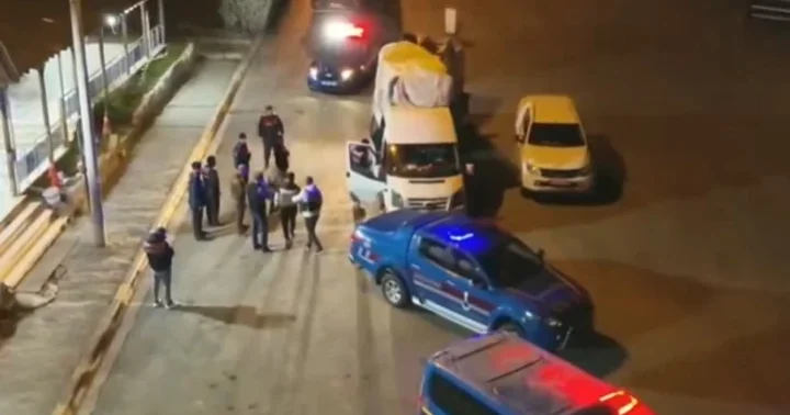 Bakan Yerlikaya: 55 göçmen kaçakçılığı organizatörü ile 972 düzensiz göçmen yakalandı