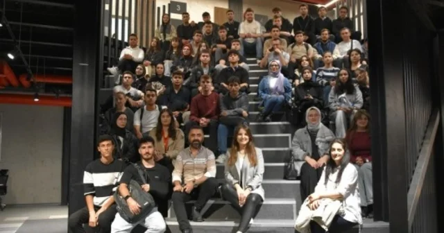 Samsun da gençler teknolojiyle iş hayatına hazırlanıyor Samsun TEKNOPARK, staj, işbaşı eğitim programları ve girişimcilik eğitimleriyle bölgenin istihdamına ve genç yeteneğine yön veriyor Samsun Haberleri