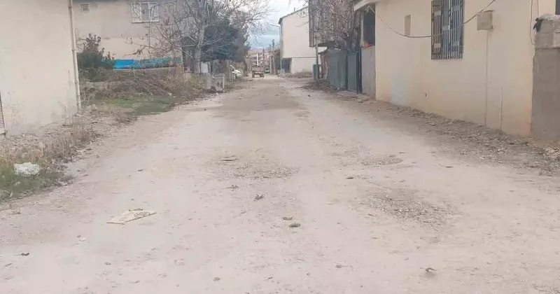 Gölbaşı ilçesinde mahallelinin asfalt tepkisi