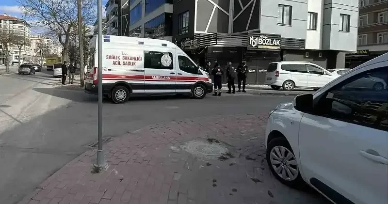 Konya da dehşet: Kiracısı dükkan sahibini göğsünden bıçakladı Gündem Haberleri