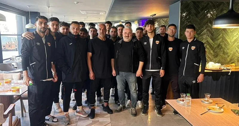 71 yıllık kulüp lokantada mahsur kalmıştı: Bu sefer dernekler yemek ısmarladı