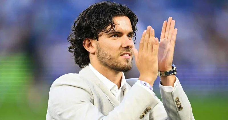 Ferdi Kadıoğlu nun sessiz sedasız evlendiği ortaya çıktı