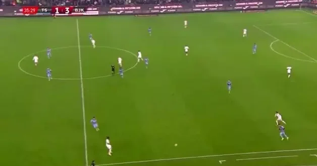 Görüntüler taraftarları ayağa kaldırdı! VAR kayıtlarında birden fazla soru işareti