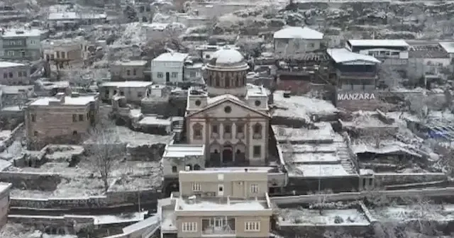Kayseri ve Kırşehir’de yüksek kesimler beyaza büründü VİDEO İZLE