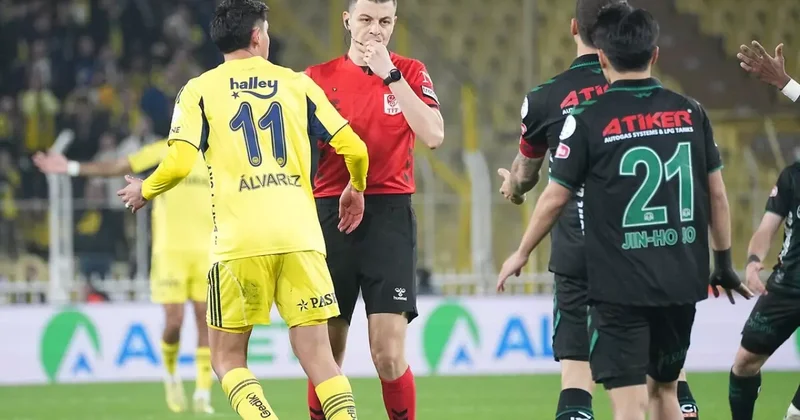 Penaltı mı değil mi? Trio dan Fenerbahçe maçının hakemine tepki