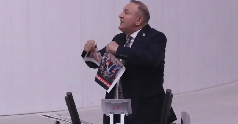 Apo’ya ‘şerefsiz’ deyip Barzani fotoğrafını yırttı Sözcü Gazetesi