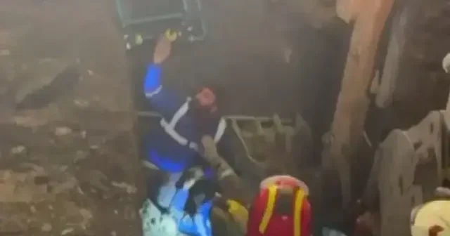 İSKİ çalışması sırasında göçük yaşandı: Bir işçi enkaz altında kaldı VİDEO İZLE