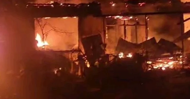 Edirne de ahırda çıkan yangın 3 eve sıçradı Edirne Haberleri