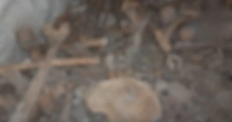 Suriye de eski Devlet Güvenliği Merkezi nden toplu mezar çıktı