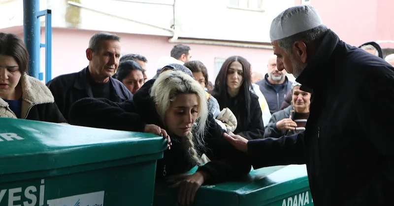 Bir annenin en acı vedası: Fenomen babanın öldürdüğü iki kardeş yan yana toprağa verildi Sözcü Gazetesi