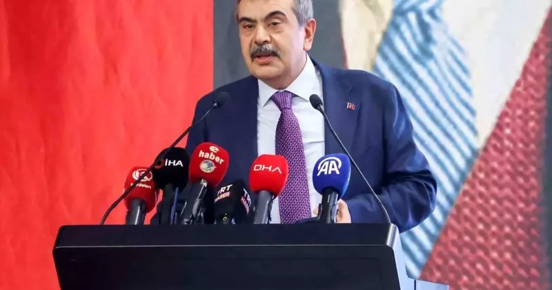 Bakan Tekin: İstanbul da asrın hırsızlığı var. Bunu saklamak için karnelerden Atatürk ün fotoğrafının kaldırdığı yalanına sarılıyorlar