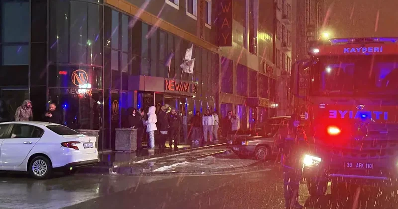 Otel bodrumunda çıkan yangın paniğe neden oldu