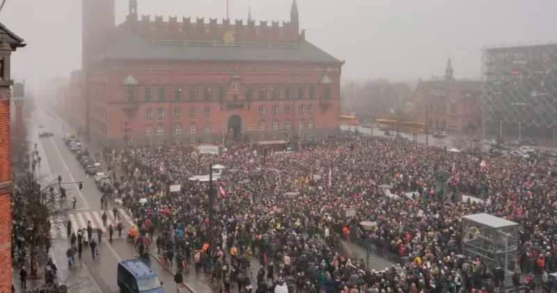 Danimarka ve Grönland da ABD nin ilhak planına karşı eylemler düzenleniyor