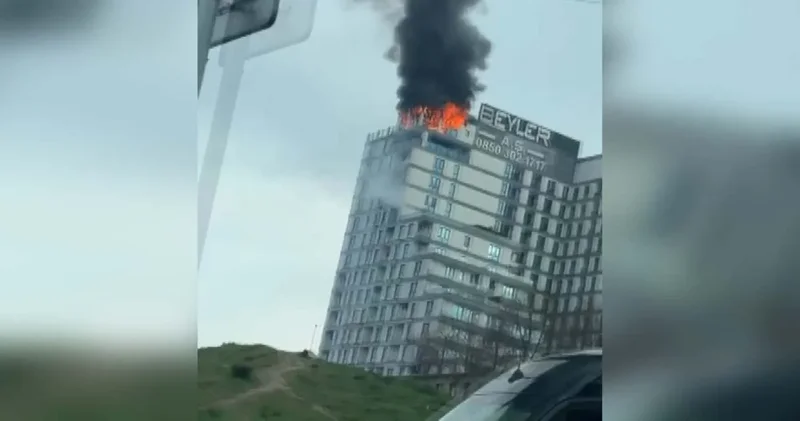 Rezidans çatısında yangın! İtfaiye ekipleri peş peşe gitti