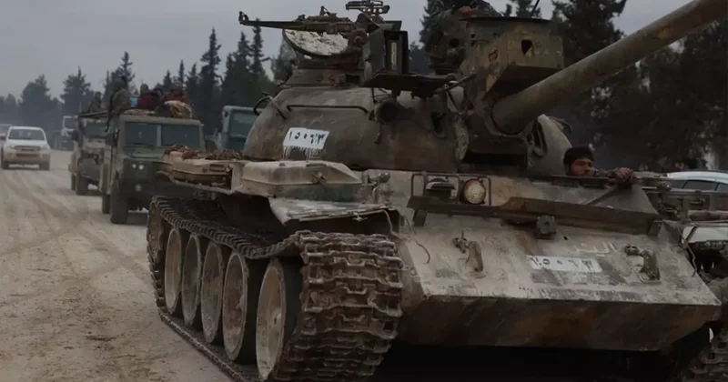 YPG/SDG unsurları Tabka dan çekilmeye başladı, Suriye ordusu Rakka nın kapısına dayandı