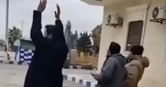 YPG/SDG işgalinden kurtulan Deyr Hafir halkının Suriye tanklarını görünce yaşadığı sevinç kameraya yansıdı VİDEO İZLE