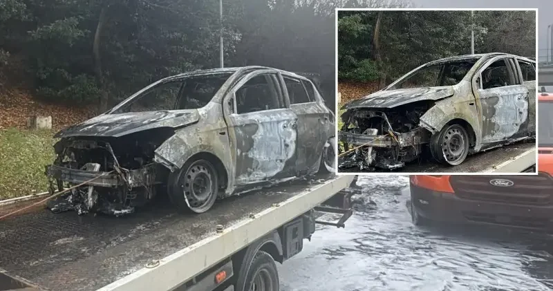 Fatih Sultan Mehmet Köprüsü girişinde bir otomobil yandı İstanbul Haberleri