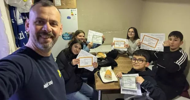 Sakarya haberleri Takdir ve teşekkür belgesini getiren, bedava döner ayranı kaptı 17 Ocak 2026